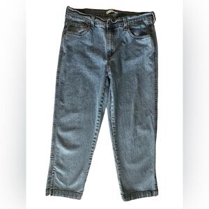 Levi’s CLASSIC CAPRI BLANK RED TAB Blue Medium-Wash Jean Women Size 12.